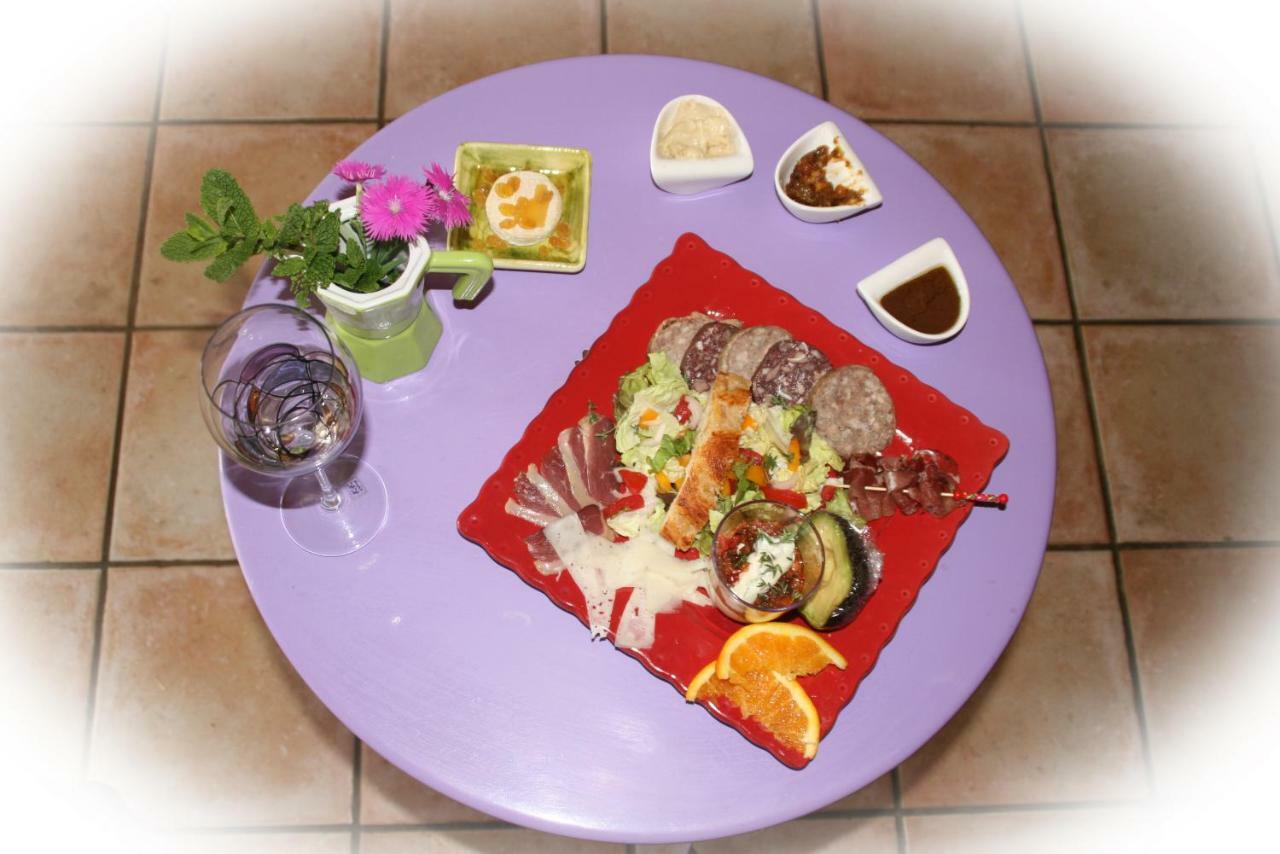 L'Otium Bed & Breakfast แซ็ง-ต็องโตแน็ง ภายนอก รูปภาพ